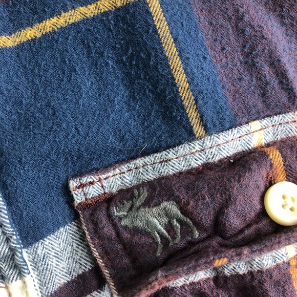Abercrombie Fitch Shirt Mens Medium Blue Red Flannel Muscle Plaid Long Sleeve - Picture 2 of 9